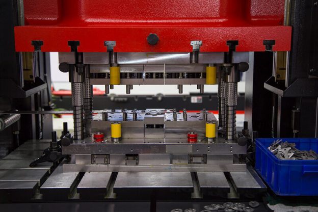 Best Buyers’ Tips To Choosing Hydraulic Press Machine Manufacturer